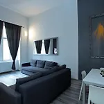 House - The Modern Flat
