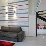 House - The Modern Flat